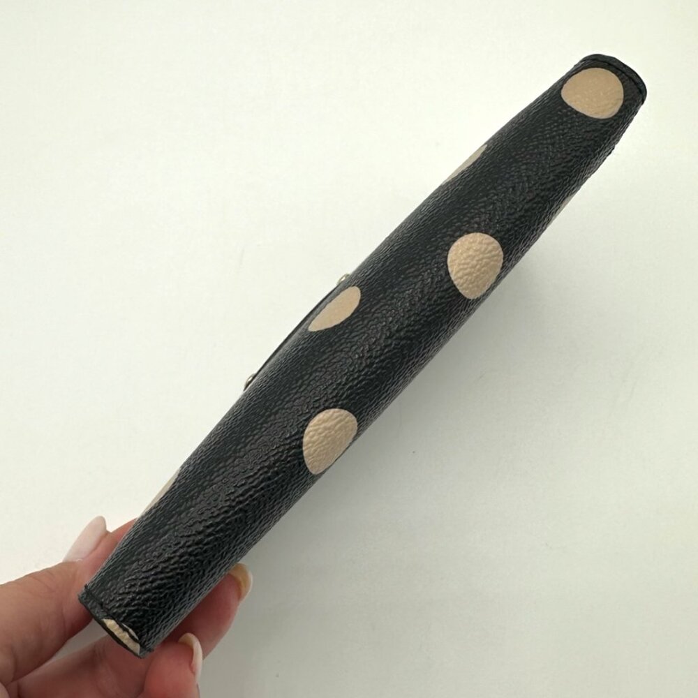 💰SALE💰 Kate Spade Leather Polka Dot Slim Snap Bifold Wallet Black/Light Beige - Picture 5 of 14